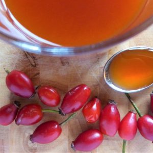 Domaći sirup od divljeg šipka 1L - OPG Franić Mirela