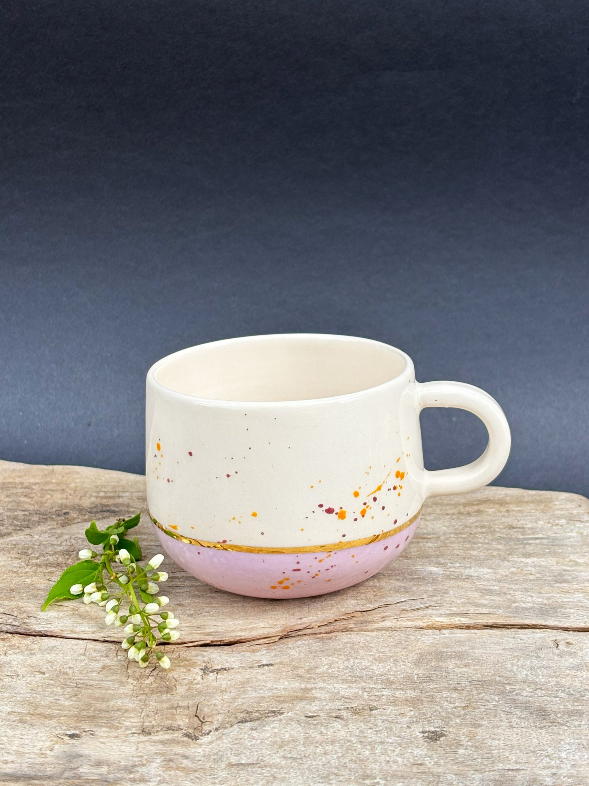 Keramička šalica za kavu ili čaj/ 250ml /24K zlatni lister - lila - Sun spot