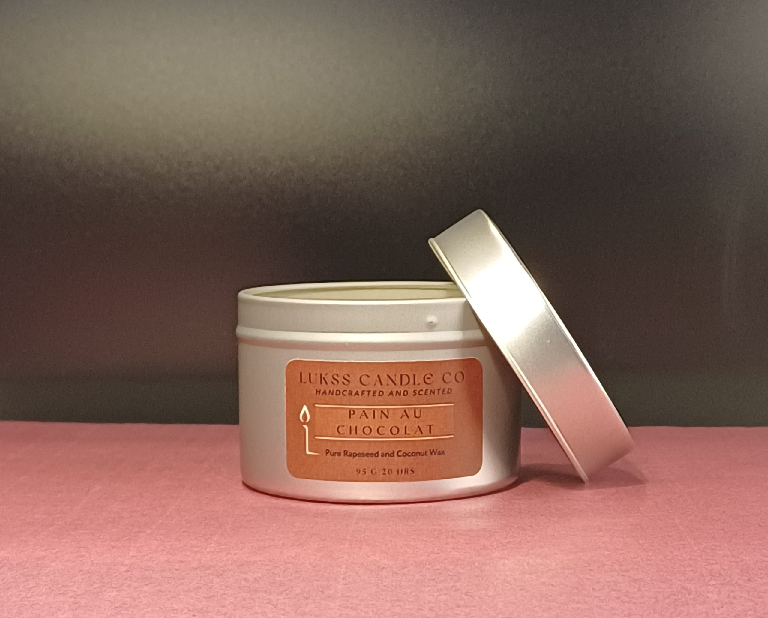 "Čokoladni kroasan" proljetna kolekcija svijeća - istarski ručni rad 95g - Lukss Candle Co