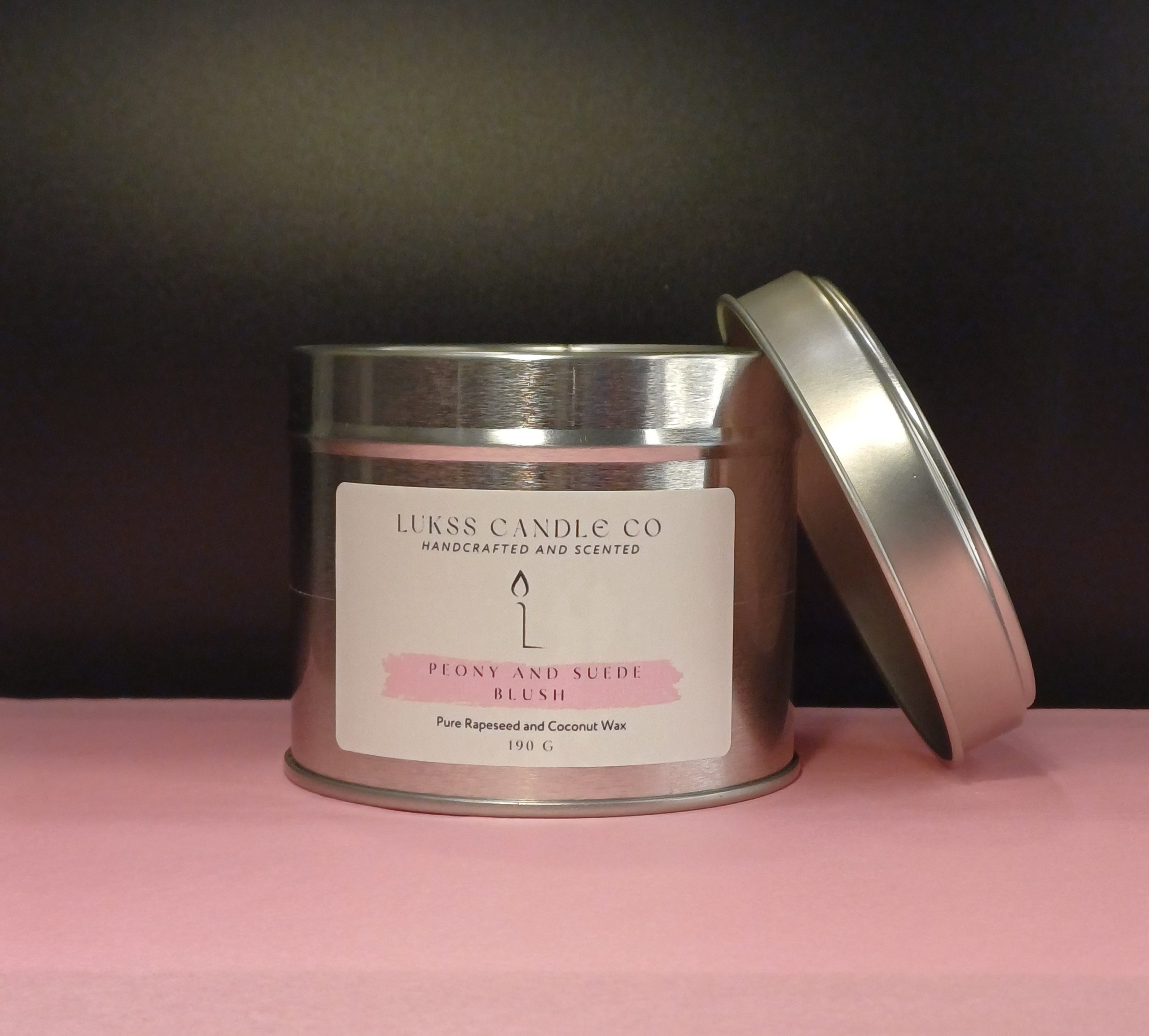 Peony & Blush Suede proljetna kolekcija svijeća - istarski ručni rad 190g - Lukss Candle Co