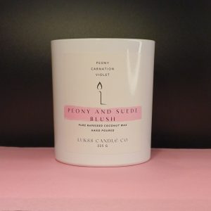 Peony & Blush Suede proljetna kolekcija svijeća - istarski ručni rad 225g - Lukss Candle Co